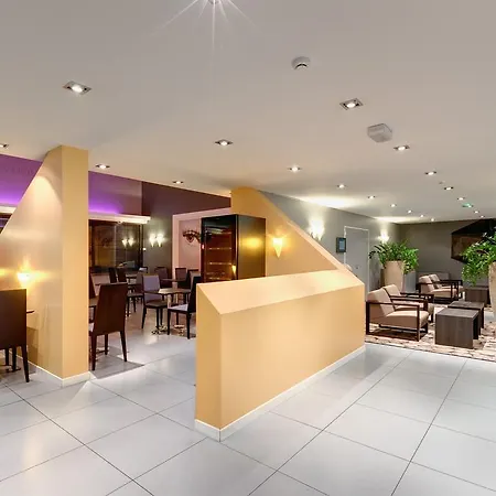 Hotel Kyriad Sur Yon