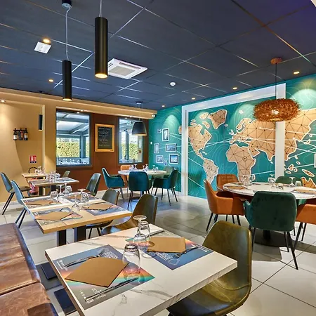 Kyriad Sur Yon מלון