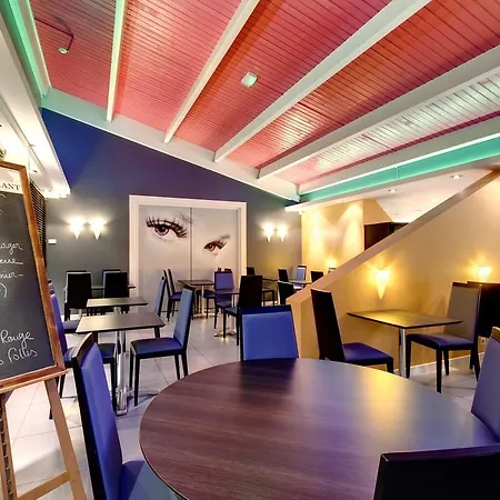 Hotel Kyriad Sur Yon