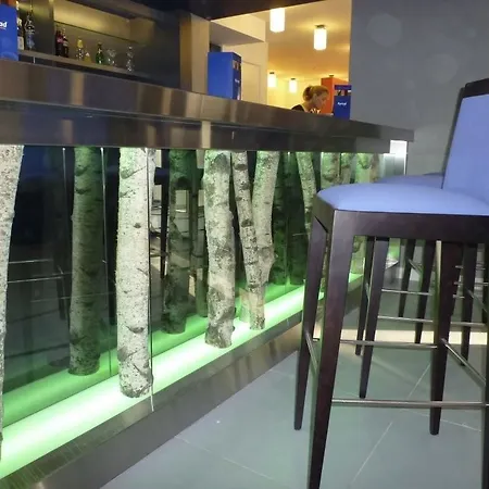 Hotel Kyriad Sur Yon 3*