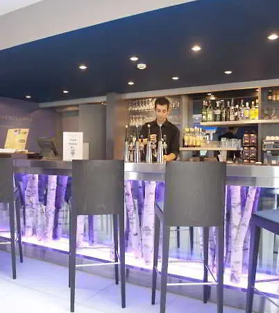 基里亚德罗驰苏尔永酒店 3* 永河畔拉罗什
