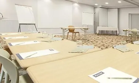 基里亚德罗驰苏尔永酒店 永河畔拉罗什