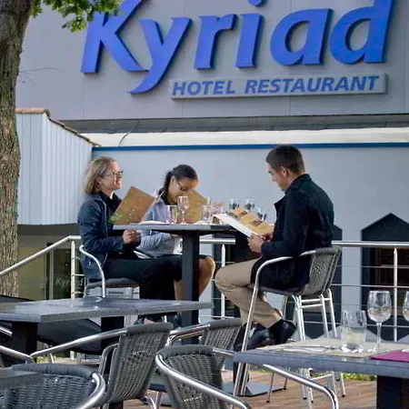 Hotel Kyriad Sur Yon