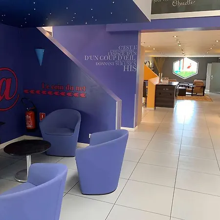 Kyriad Sur Yon Hotel