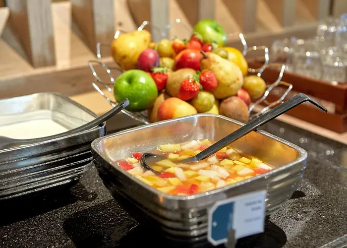 Hotel Kyriad Sur Yon 3*