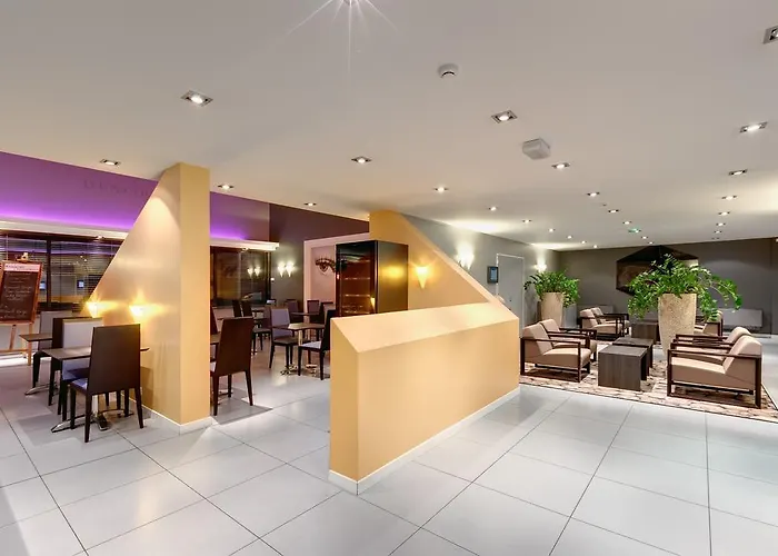 Hotel Kyriad Sur Yon