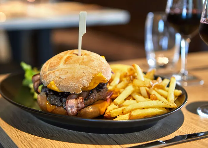 Kyriad Sur Yon Hotel 3*