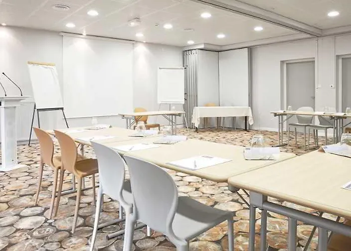 Kyriad Sur Yon Hotel 3*