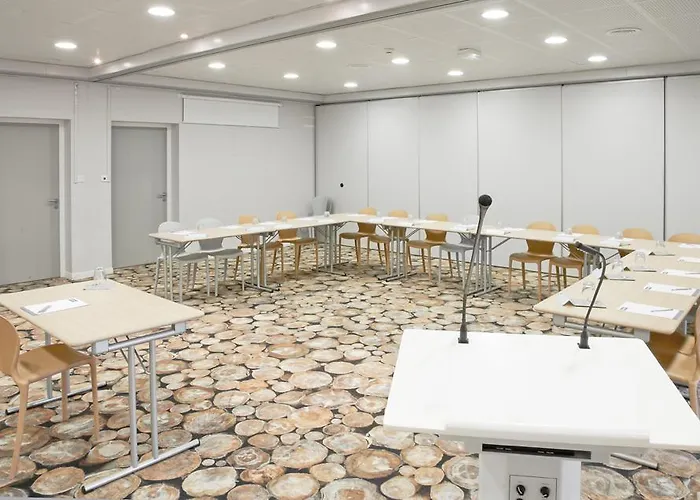 Kyriad Sur Yon Hotel