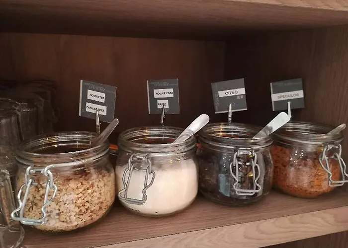 Hotel Kyriad Sur Yon 3*